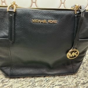 Black Michael Kors tote